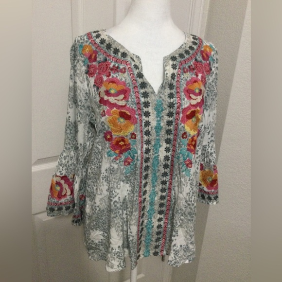 Savanna Jane Floral Embroidered Bell Sleeve Top Blouse Size S - Picture 6 of 12
